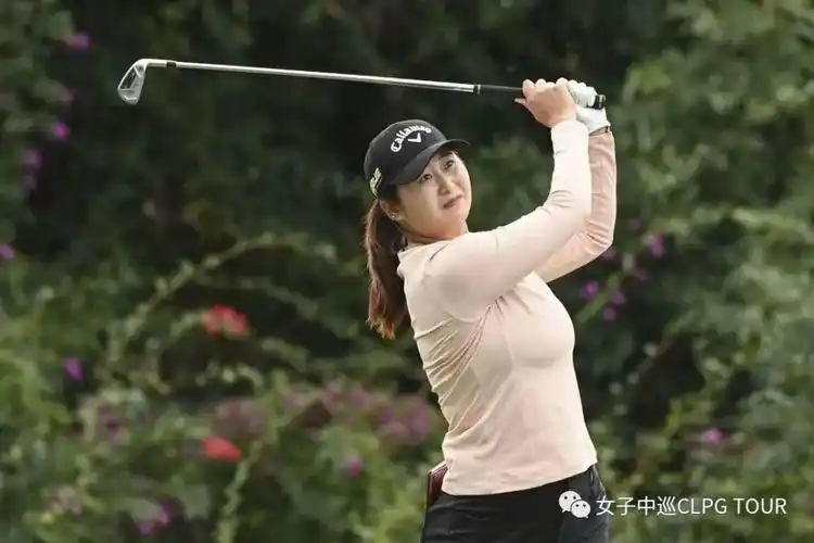 梅杰尔冷风中刘艳66杆领跑，阎菁T4中国双姝闪耀LPGA